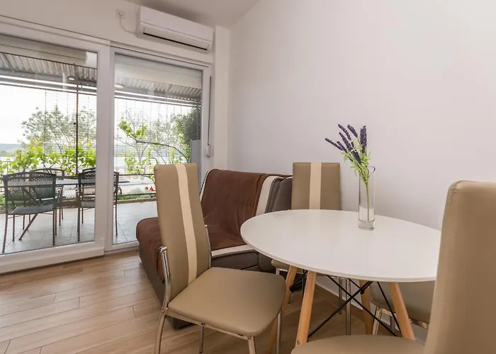 Stunning In With Wifi Apartman Turanj