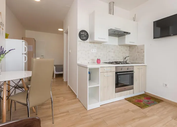 Stunning In With Wifi Apartman Turanj